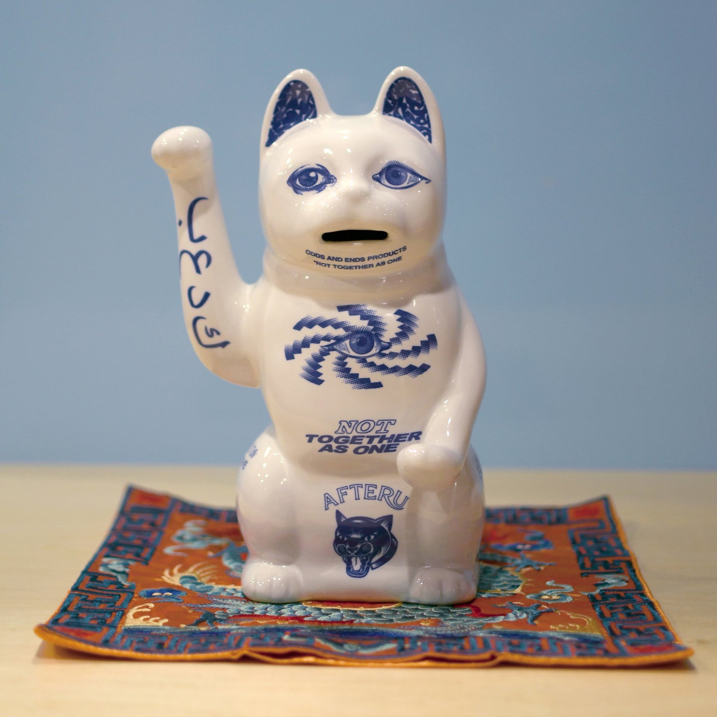 MANEKI-NEKO COIN BANK